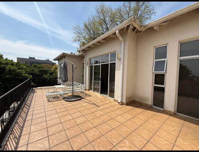 550M² OFFICE TO LET IN ROSEBANK